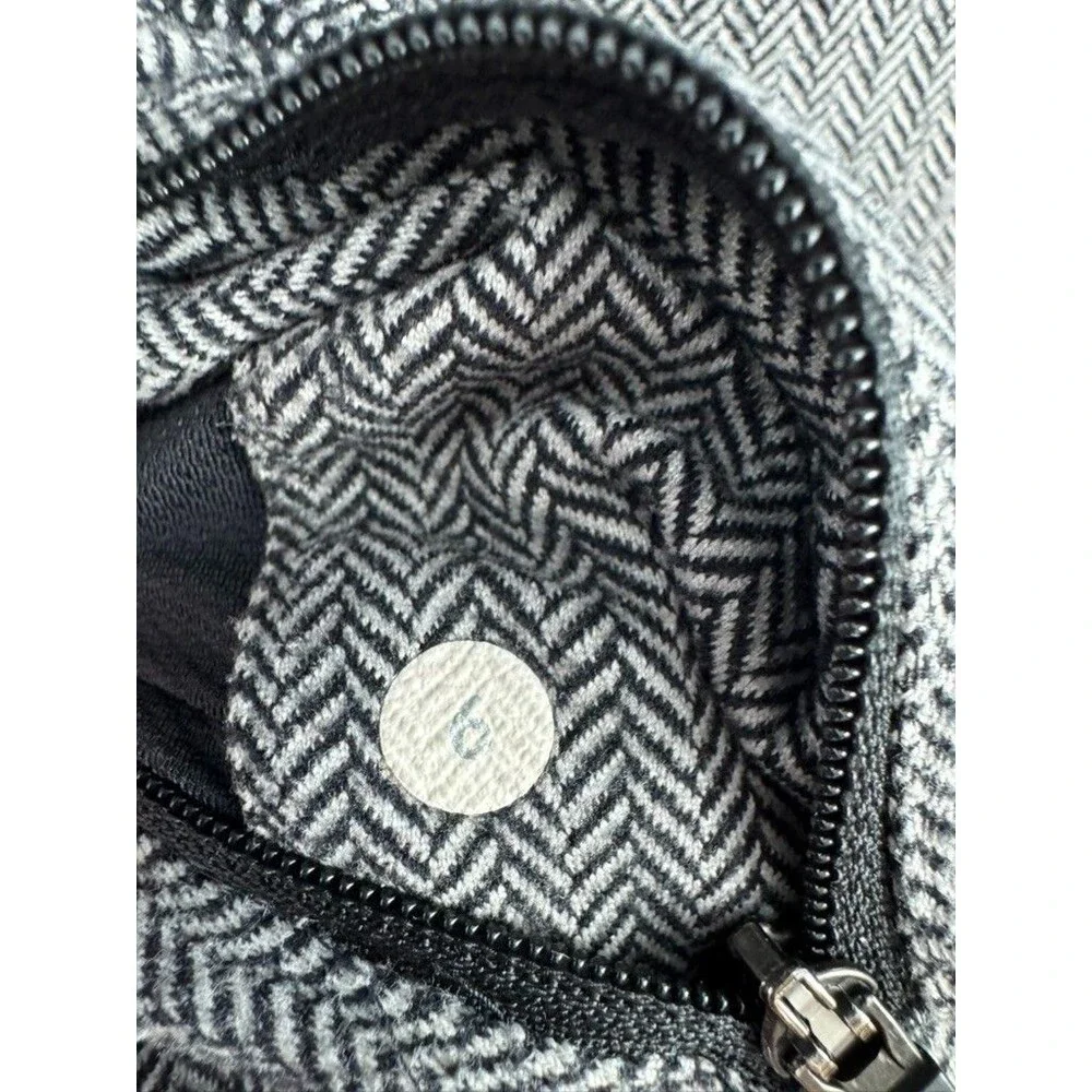 Lululemon Womens Think Fast S 6 Black White Herringbone Hooded Pullover